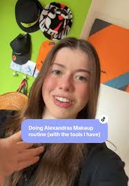 How to Do Hair Like Alexandra Saint Mleux