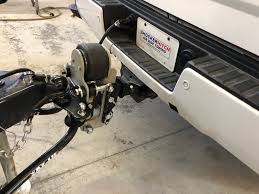Instead, it has chains that connect to brackets that make it weigh at only 60 pounds. Shocker Air Equalizer For Weight Distribution Hitches