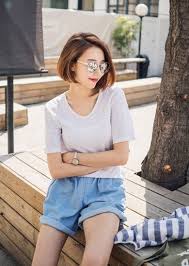 Check out the hottest short haircuts for women and the latest ideas for short length hair. Image Via We Heart It Asianfashion Fashion Kfashion Koreanfashion Style Korean Short Hair Shot Hair Styles Asian Short Hair