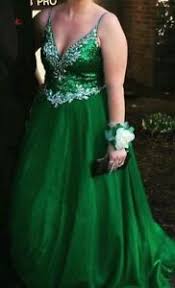 A collection of classic designs curated with a youthful sophistication that both marks the moment and redefines tomorrow. Mac Duggal Prom Dress Size 12 Ebay