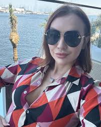 Jasmine Virginie Perrin (@therealfakegram) • Instagram photos and videos