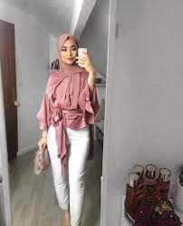 A secluded farm is struck by a strange meteorite which has apocalyptic consequences for the family living there and possibly the world. 2019 Instagram Hijabfashion Hijab Style 2019 Diseno De Camisa