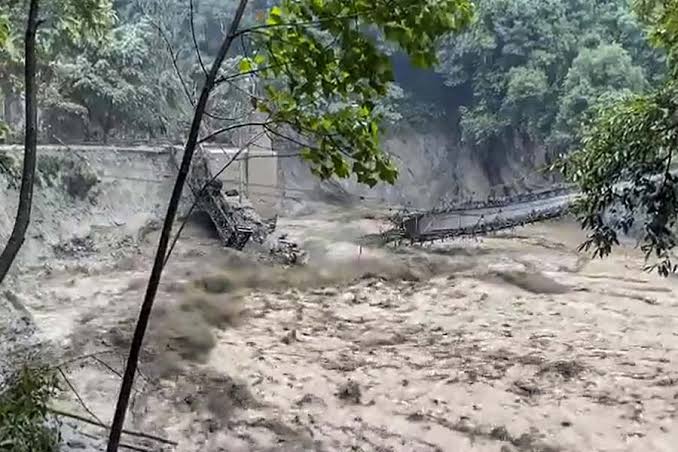 Glacial Lake Outburst Flood in Sikkim | What is Glacial Lake Outburst Flood,  that caused flash flood in Sikkim dgtl - Anandabazar