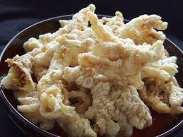 Demikianlah tips resep masakan (makanan) khas indonesia dari kami tentang bagaimana cara membuat (membikin), memasak (menggoreng) serta mengolah kulit sapi menjadi sebuah makanan ringan sederhana bercita rasa tinggi, yaitu kerupuk kulit sapi (rambak) special (istimewa) yang renyah (crispy), krenyes, gurih, nikmat, sedap, enak dan juga lezat. Resep Membuat Kerupuk Ceker Ayam