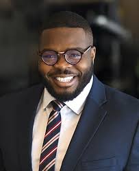 Financial Advisor Ayo Idowu in Edina, MN