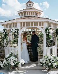 Will hydrangea bouquets last in outdoor wedding in heat. How Do Outdoor Weddings Differ From Indoor Oasis Floral Australia