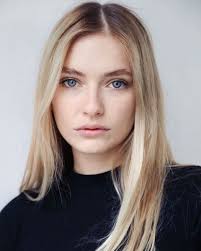 Camille Razat Height Age Wikipedia Boyfriend Parents Easy Hairstyles Famous French Actresses Beauty
