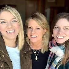 Barack Obama's Daughter Turns Heads After 'Changing' Her Name>> check the  comment 👇👇