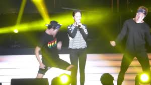 Yoo jaesuk will not be tagging along the tour this time. he added, the fan meeting titled 'running man live 2017' will begin in taiwan and they will be touring in other cities such as macao, thailand, singapore, malaysia and hongkong, 6 cities in total. Ji Hyo Hit Kwang Soo At Airport By Rm Funny Cut