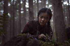 In the dark, early days of a zombie apocalypse, complete strangers band together to find the strength they need to survive and get back to loved ones. Xmeu5z2mutjm M
