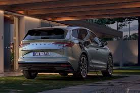 Στον κύκλο μέτρησης wltp και εκτός άλλων, η founders edition (όπως και το enyaq vrs iv) είναι εξοπλισμένη με crystal face, η οποία περιλαμβάνει μια εκπληκτική, φωτιζόμενη. Skoda Enyaq Skoda Enyaq Iv Founders Edition Laurin Klement En Egeries