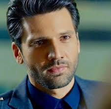 Wieczna Milosc Kaan Urgancioglu Czyli Arogancki I Nieziemsko Przystojny Emir Kim Jest Gwiazdor Kara Sevda Du En 2020 Hombres Atractivos Actores Hombres Guapos