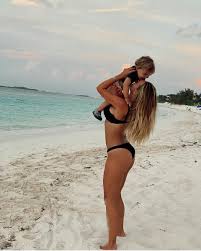 Romarey ventura es la mujer de jordi alba, jugador del barcelona. Footballers Wagskids On Twitter Romarey And Piero Alba Pic Romarey Ventura Romareyventura Pieroalba Jordialba Fcbarcelona Fcbarcelonawags Fcbarcelonakids Https T Co Tne3ctwirb