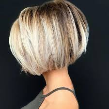 Highlights verleihen ihrer bob frisur besonders für den sommer eine wirklich schöne kurz geschnittene bob frisur für dünnes haar. Pin Auf Frisuren