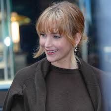 This Man Gave His Wife 55,000 Dresses Over 56 Years of Marriage—Now They're  Selling Them All