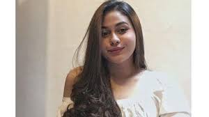 Prilly latuconsina beberkan sempat ditinggal nikah pujaan hati. 0cgsc5ruczndpm