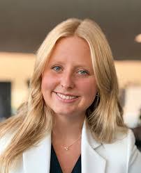 Amber Ewald's Instagram, Twitter & Facebook