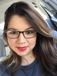 Cinnamon foundation and blu-red lipstick makeup