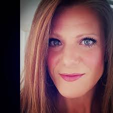 Brooke Mackintosh's Instagram, Twitter & Facebook