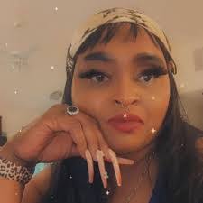 Tosha Wright's Instagram, Twitter & Facebook