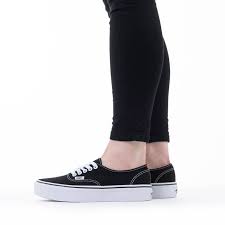 Since coming onto the scene in cali back in '66 as cool and casual footwear, vans have become some of the most instantly recognisable shoes in the world. Vans Authentic Platform Va3av8blk Schwarz Fur 59 50 Sneakerstudio De