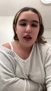 Bella Cabral (@bella_cabral_)