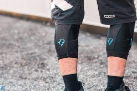 seven protection sam hill knee review knee pads for legends enduro mountainbike magazine