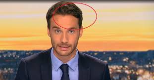 Avez-vous remarqué ce petit détail qui a perturbé Laurent Mathieu lors du  début du JT de la RTBF? (vidéo)