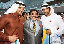 Rashid Bin Mohammed Al Maktoum Mohammed Bin Rashid Al Maktoum Sheikh Rashid Bin Mohammed Bin Rashid Al Maktoum With Maradona His Brother Hamdan Is On The Right Royal Family Pictures Prince Mohammed Gorgeous Men