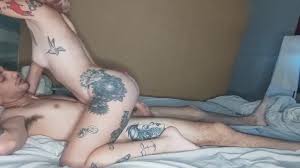 Se la chupo y me pongo cachonda, lo monto y me vengo en el y el se viene en  mi culo