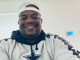 Damien Richards's Instagram, Twitter & Facebook