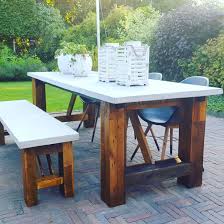 Concrete Topped Outdoor Pallet Table Set 1001 Pallets Pallet Furniture Outdoor Concrete Outdoor Table Pallet Outdoor
