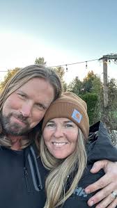 They were my favourite for sturdy stems, resilient blooms, vase life and  colour in the bouquets I made last summer. I mean, just look at them 😍 In  order: Bracken Palomino, Lark's