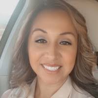 Monique Randall's Instagram, Twitter & Facebook