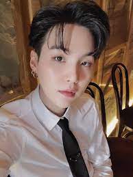 Pin By Duseok On Bts Bts Suga Bts Yoongi Yoongi Selca