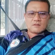 Manny Pacquiao, the Filipino boxing icon, and his distinguished guest, Mr.  Chavit Singson, are at the MGM Grand Hotel, ready to support Pacman's  return against Mario Barrios in two days!