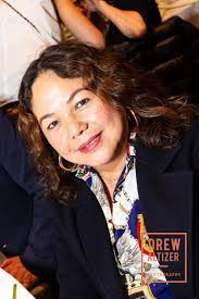 Jeannette Marsh's Instagram, Twitter & Facebook