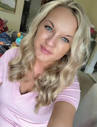 Help needed! I normally leave my backgrounds blank but feel the portraits  don't look as professional compared to if I include a background. Can I ask  how do you decide what to