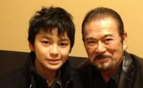 郷敦 ゴードン 顔画像やプロフィールは 新田真剣佑の弟で英語堪能のイケメンってマジ