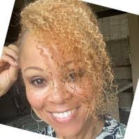 Lisa Vaden's Instagram, Twitter & Facebook