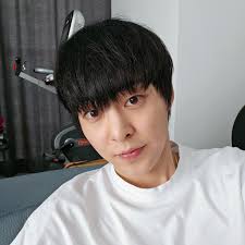 ✴︎ enemy of the state ✴︎ (@metrojongin)