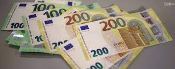 Eur· a coin with a face value of 1 euro.· abbreviation of european in any sense. Evro Stabilnost I Rost Novoj Evropy Pravo Evropejskogo Soyuza
