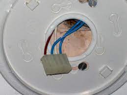 Why does the smoke detector go off when there is no smoke present? Smoke Detector Connector Types