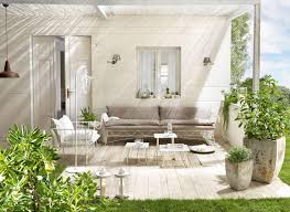 Ma anche pizzi e merletti utili a ricreare quell'atmosfera romantica e un po' onirica tipica dello shabby. Arredare La Casa In Stile Shabby Chic Cose Di Casa