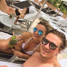 Julie Petry's Instagram, Twitter & Facebook