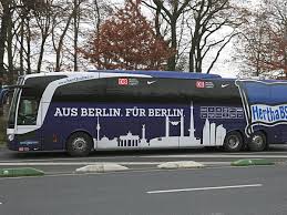 Der halbzeitstand wird präsentiert von @guenterterfehr: Hertha Bus In Bielefeld Beschossen Bundesliga Kicker