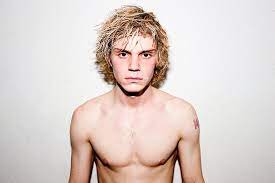 Check spelling or type a new query. Pin On Evan Peters