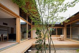 Oct 11, 2016 · at this minka, or farmhouse, in the foothills of mount fuji, there's a traditional bathhouse with a large soaking tub, which is designed for the entire family to bathe together. Hiiragi S House Is A Japanese Home Arranged Around A Courtyard And Tree