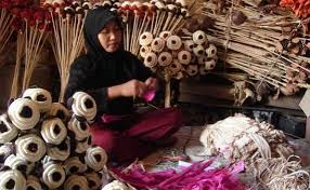 Penglibatan industri kecil dan sederhana yang meluas yakin dapat memperkukuhkan struktur asas pembangunan bidang perindustrian negara. Tujuan Umkm Jenis Ciri Kriteria Karakteristik Pengertian