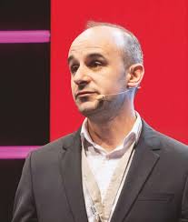 1 SUSTENTABILIDADE HUMANA DO NEGÓCIO p.8 NEGÓCIO ÉTICO E COLABORATIVO p.14  FIO-BLU, ONDE A SUSTENTABILIDADE, A INOVAÇÃO E